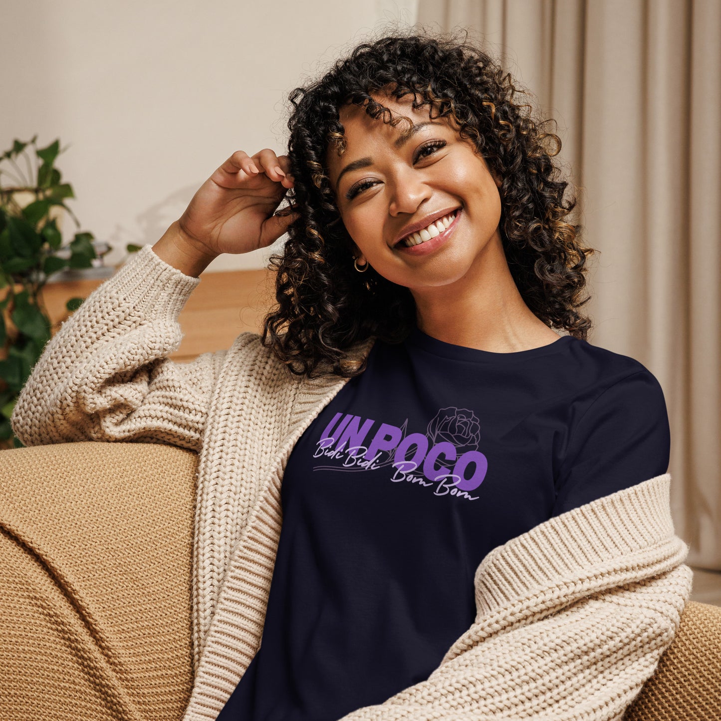Un Poco Bidi Bidi Bom Bom Women's Relaxed T-Shirt